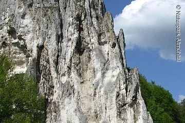 Der Dohlenfelsen bei Konstein im Wellheimer Trockental