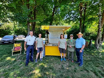Infostand 12 Apostel Rangerinnen vor Klippklappstand mit Polizei und Naturschutzwacht