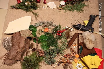 Krippe aus Naturmaterialien - Material