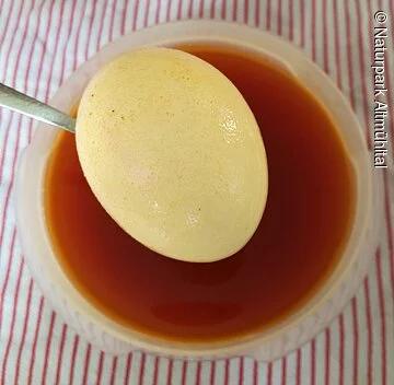Ostereiern färben 2